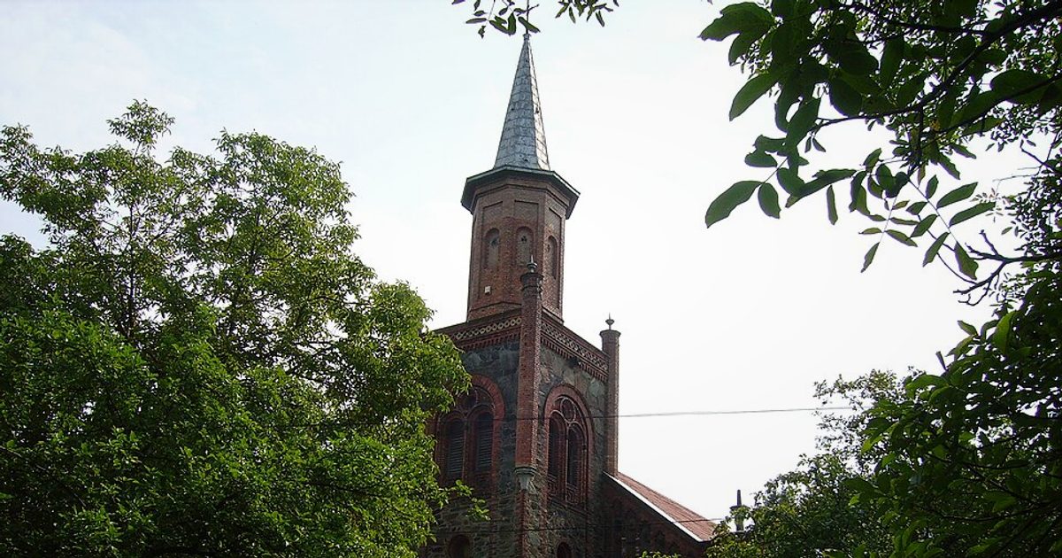 Dzieła sztuki sakralnej — Kościół św. Jana Chrzciciela, Leśna. Zdjęcie: Wikimedia Commons.