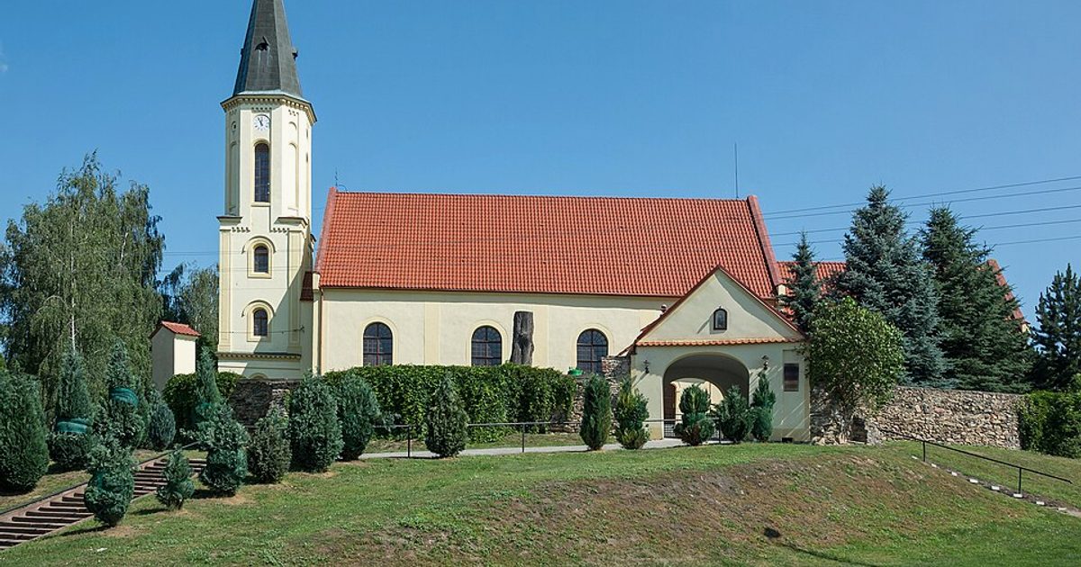 Kościół parafii Kościół św. Jana Ewangelisty w Niedźwiednik — zdjęcie