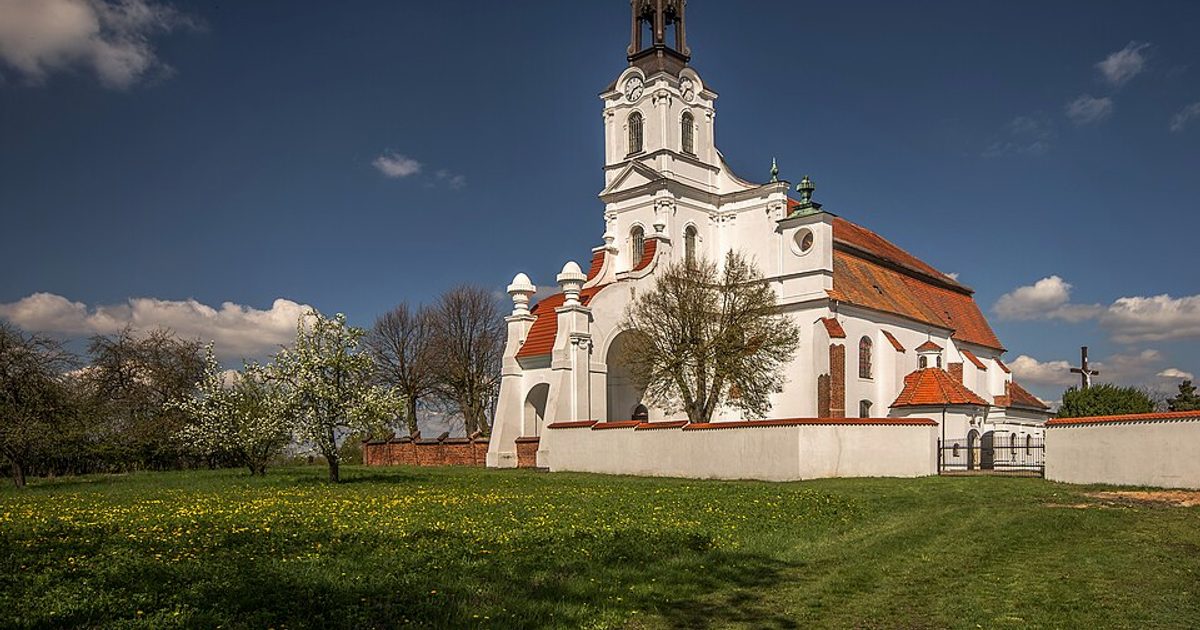 Kościół parafii Kościół św. Jana Ewangelisty w Ołobok — zdjęcie