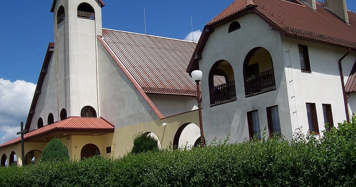 Kościół parafii Kościół św. Jana Nepomucena w Lisowice — zdjęcie