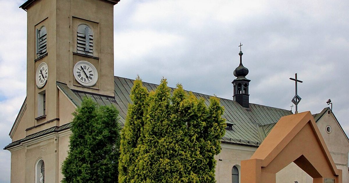 Kościół parafii Kościół św. Jana Nepomucena w Pogwizdów — zdjęcie