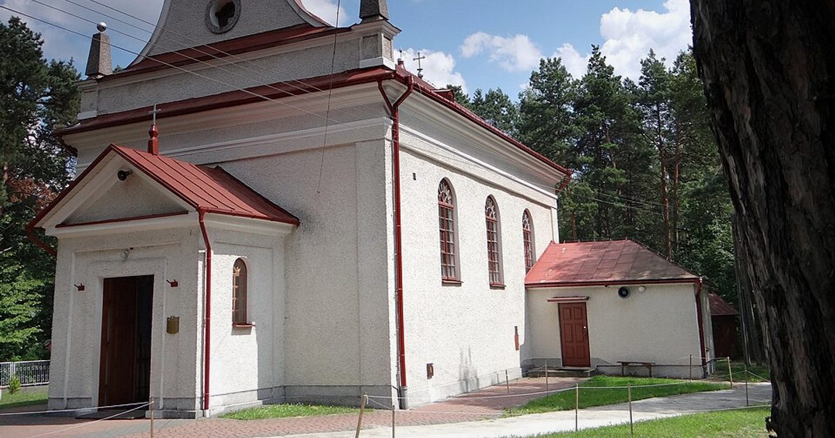 Kościół parafii Kościół św. Jana Nepomucena w Susiec — zdjęcie