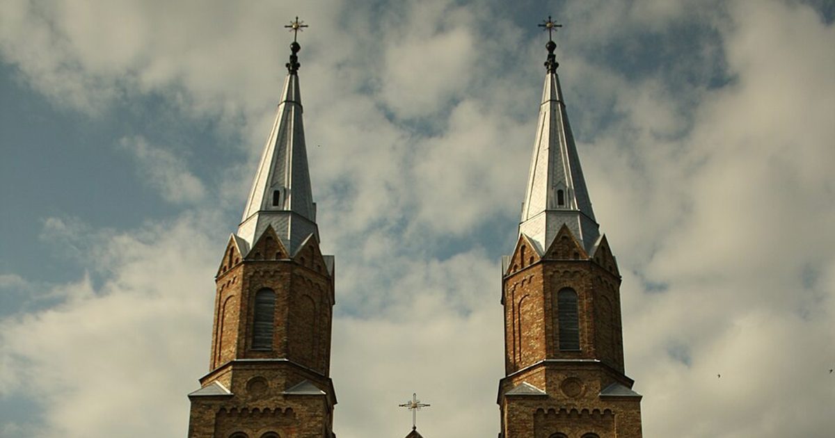 Kościół parafii Kościół św. Jerzego w Janów — zdjęcie