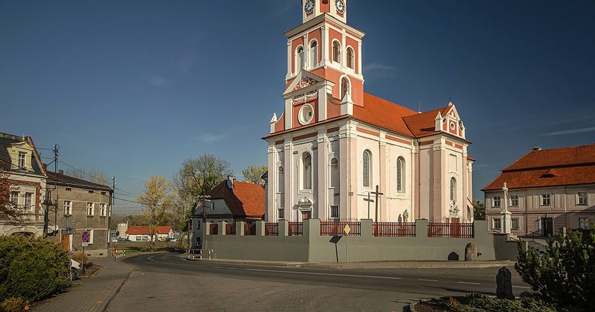 Kościół parafii Kościół św. Jerzego w Prószków — zdjęcie