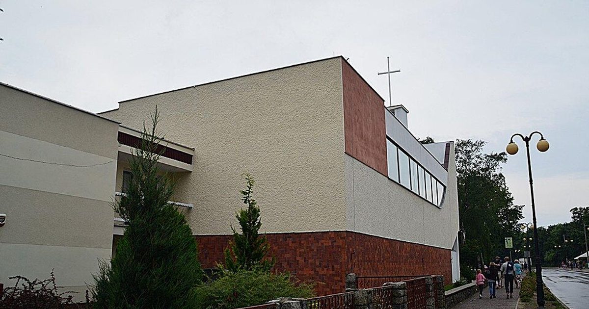 Kościół parafii Kościół św. Józefa w Dziwnów — zdjęcie
