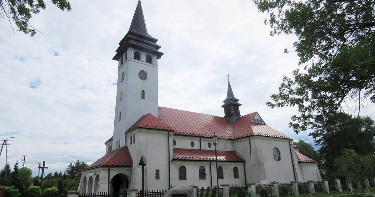Kościół parafii Kościół św. Józefa Oblubieńca NMP w Baranów — zdjęcie
