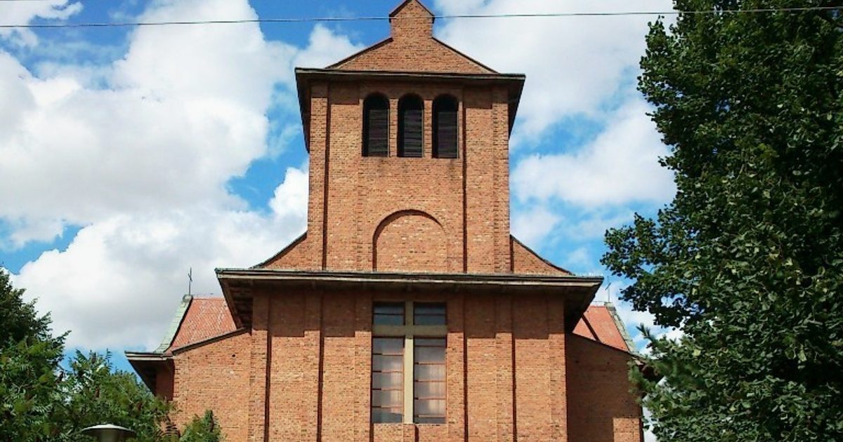 Kościół parafii Kościół św. Józefa Rzemieślnika w Kochanów — zdjęcie