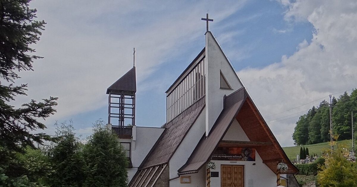 Relikwie świętych — Kościół św. Józefa Rzemieślnika, Raba Niżna. Zdjęcie: Wikimedia Commons.