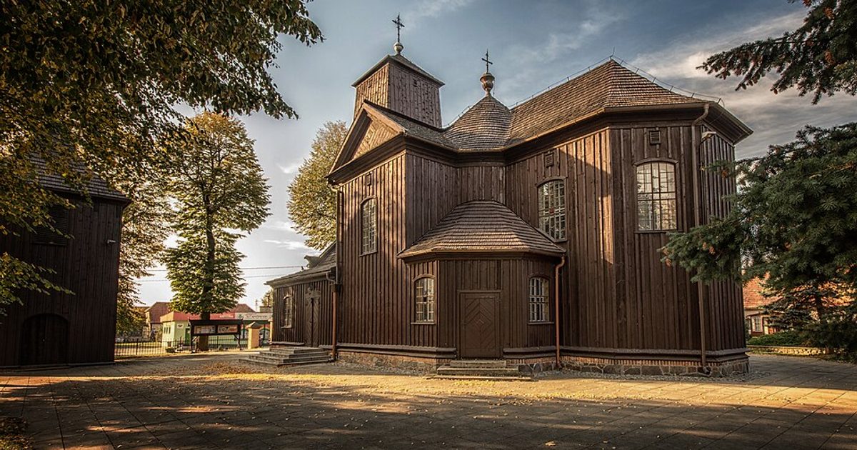 Kościół parafii Kościół św. Katarzyny i Niepokalanego Serca Maryi w Łęki Wielkie — zdjęcie