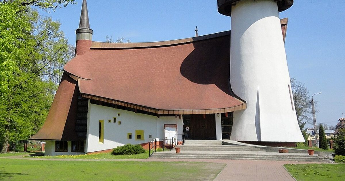 Kościół parafii Kościół św. Kazimierza w Lucień — zdjęcie