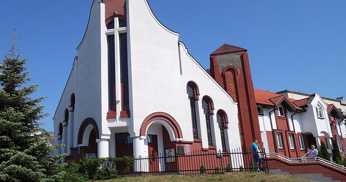 Dzieła sztuki sakralnej — Kościół św. Maksymiliana Marii Kolbego, Olsztyn. Zdjęcie: Wikimedia Commons.