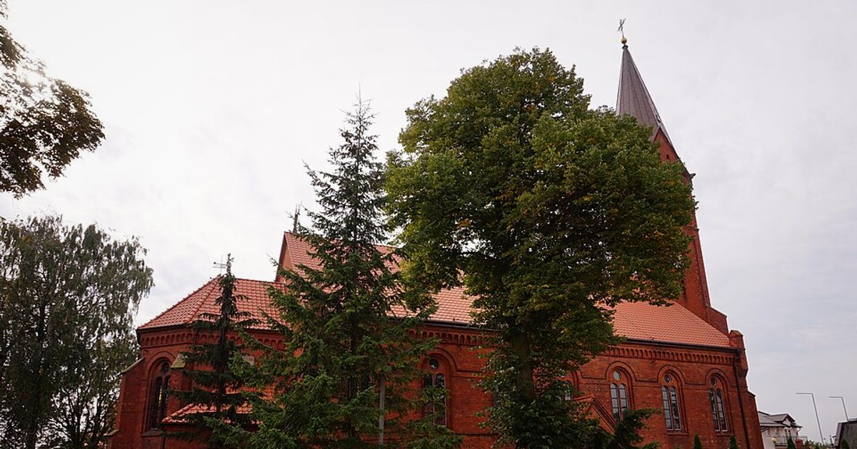 Relikwie świętych — Kościół św. Maksymiliana Marii Kolbego, Skarszewy. Zdjęcie: Wikimedia Commons.