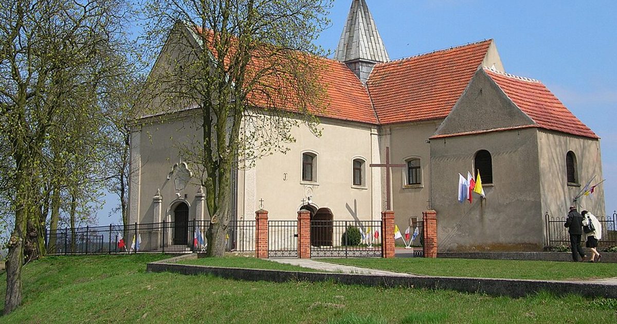 Kościół parafii Kościół św. Marcina w Palędzie Kościelne — zdjęcie