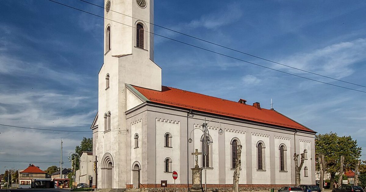 Kościół parafii Kościół św. Marii Magdaleny w Dobrodzień — zdjęcie
