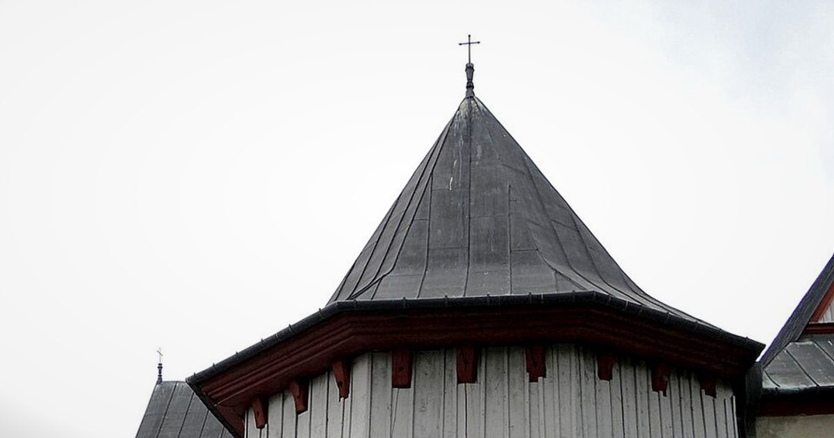 Kościół parafii Kościół św. Mateusza Apostoła w Chłaniów — zdjęcie