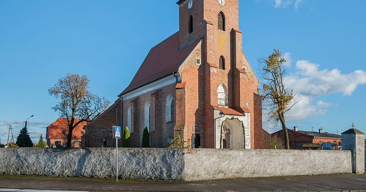 Kościół parafii Kościół św. Mateusza Apostoła i Ewangelisty w Wałdowo — zdjęcie