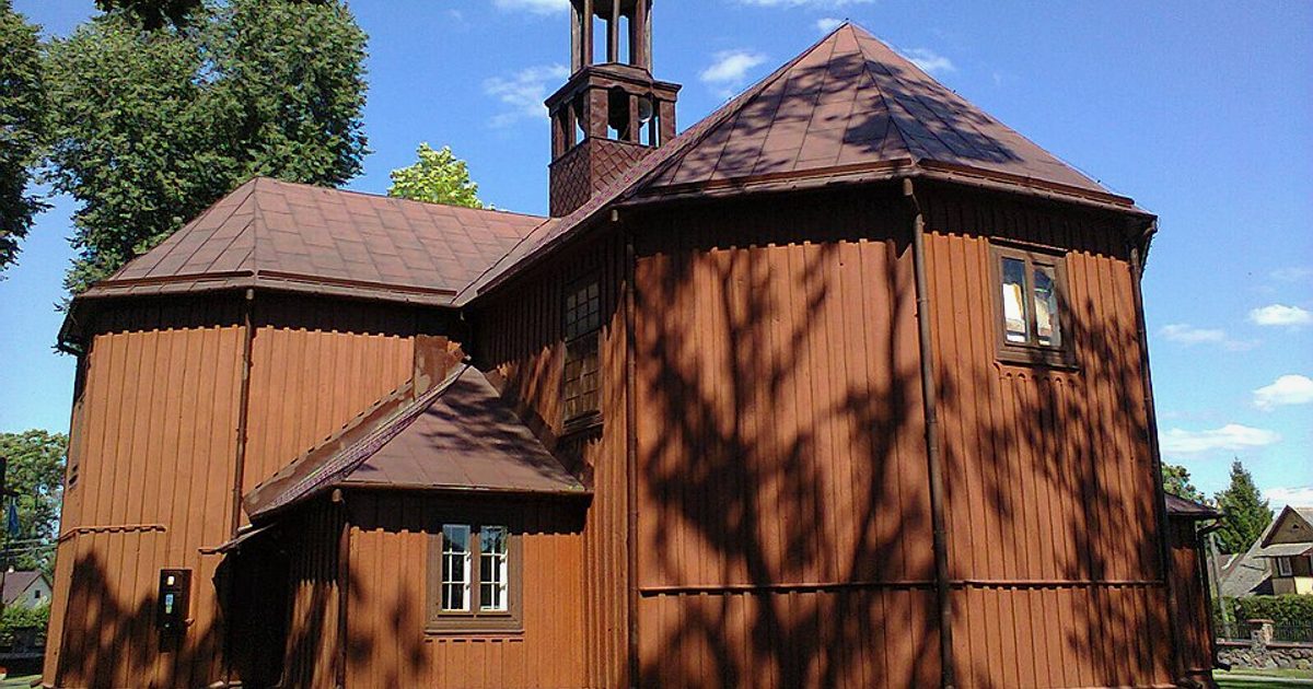 Kościół parafii Kościół św. Michała Archanioła w Brodowe Łąki — zdjęcie