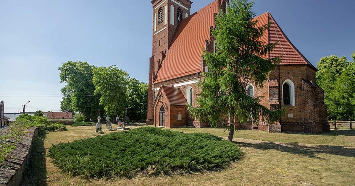 Kościół parafii Kościół św. Michała Archanioła w Chróścina — zdjęcie