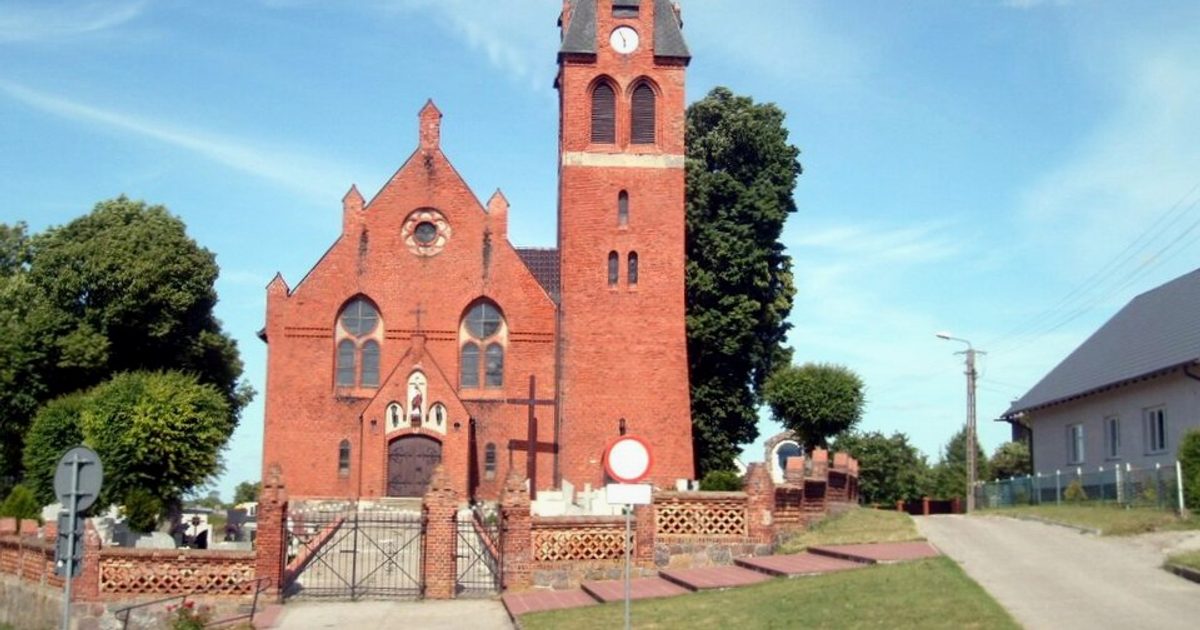 Kościół parafii Kościół św. Michała Archanioła w Dąbrówka — zdjęcie