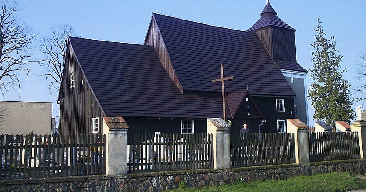 Kościół parafii Kościół św. Michała Archanioła w Jezierzyce Kościelne — zdjęcie