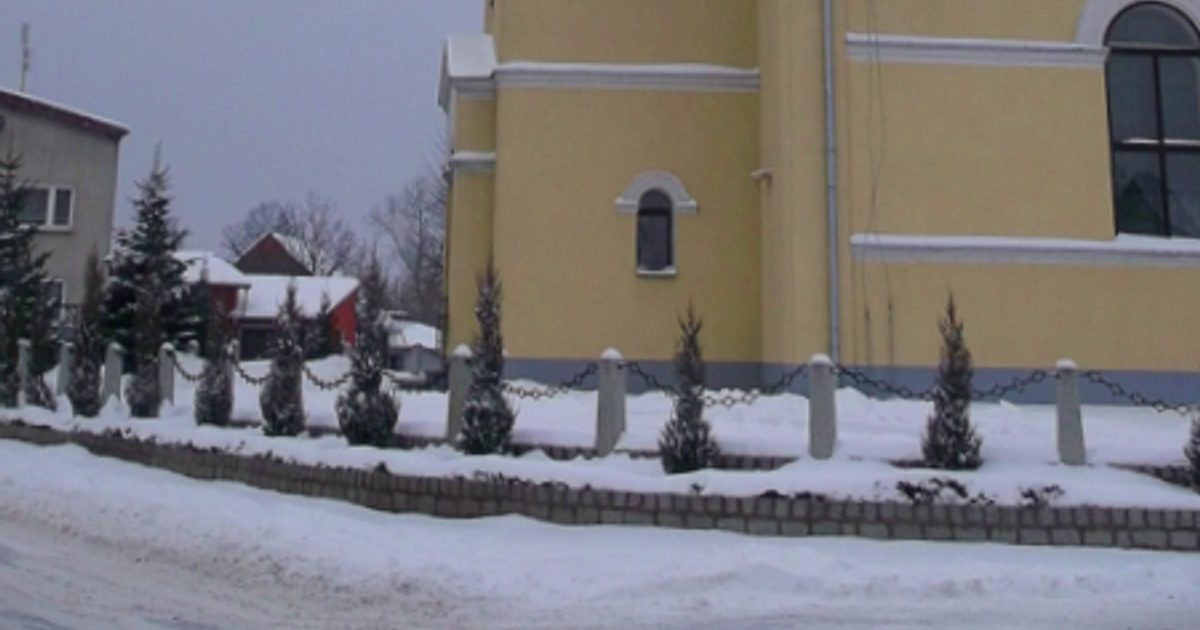 Kościół parafii Kościół św. Michała Archanioła w Wyszanów — zdjęcie