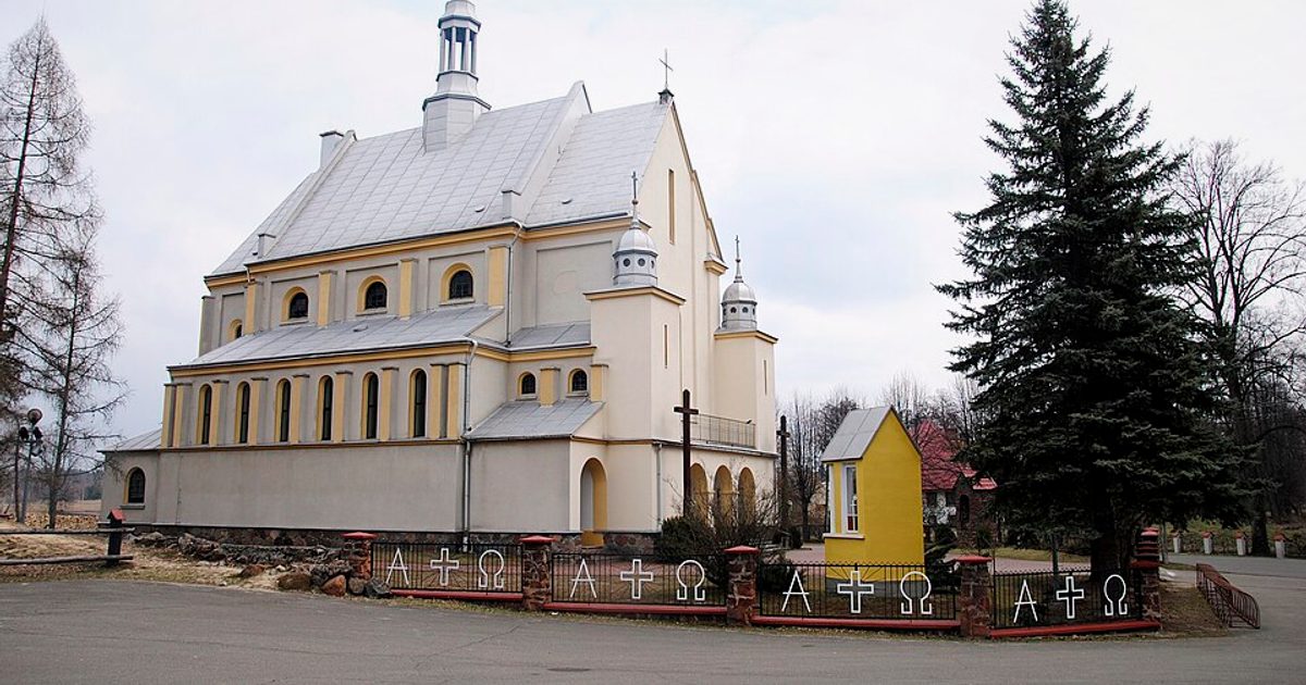 Kościół parafii Kościół św. Mikołaja Biskupa w Majdan Sieniawski — zdjęcie