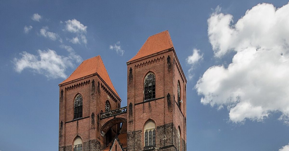 Kościół parafii Kościół św. Mikołaja w Brzeg — zdjęcie