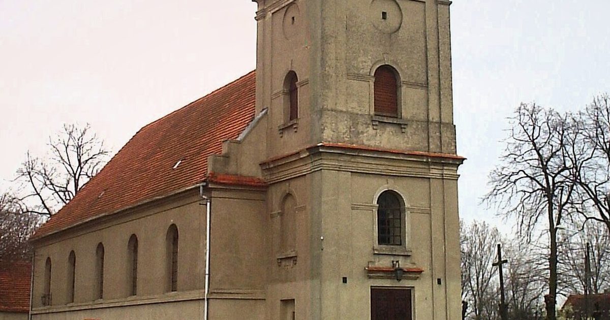Dzieła sztuki sakralnej — Kościół św. Mikołaja, Goniembice. Zdjęcie: Wikimedia Commons.