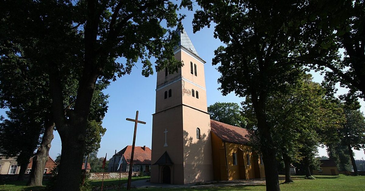 Kościół parafii Kościół św. Mikołaja w Kaława — zdjęcie