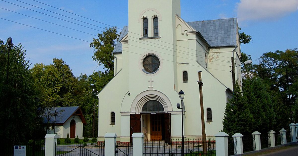 Kościół parafii Kościół św. Mikołaja w Żydowo — zdjęcie