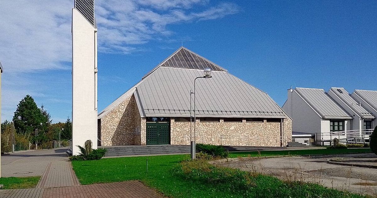Kościół parafii Kościół św. Ojca Pio w Zdzieszowice — zdjęcie