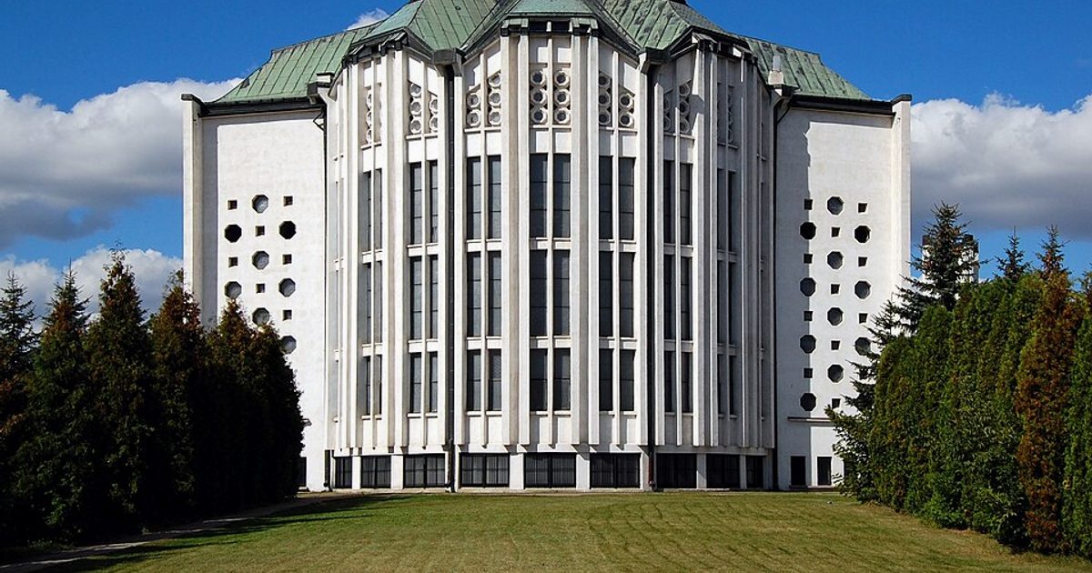 Kościół parafii Kościół św. Piusa V w Dęblin — zdjęcie
