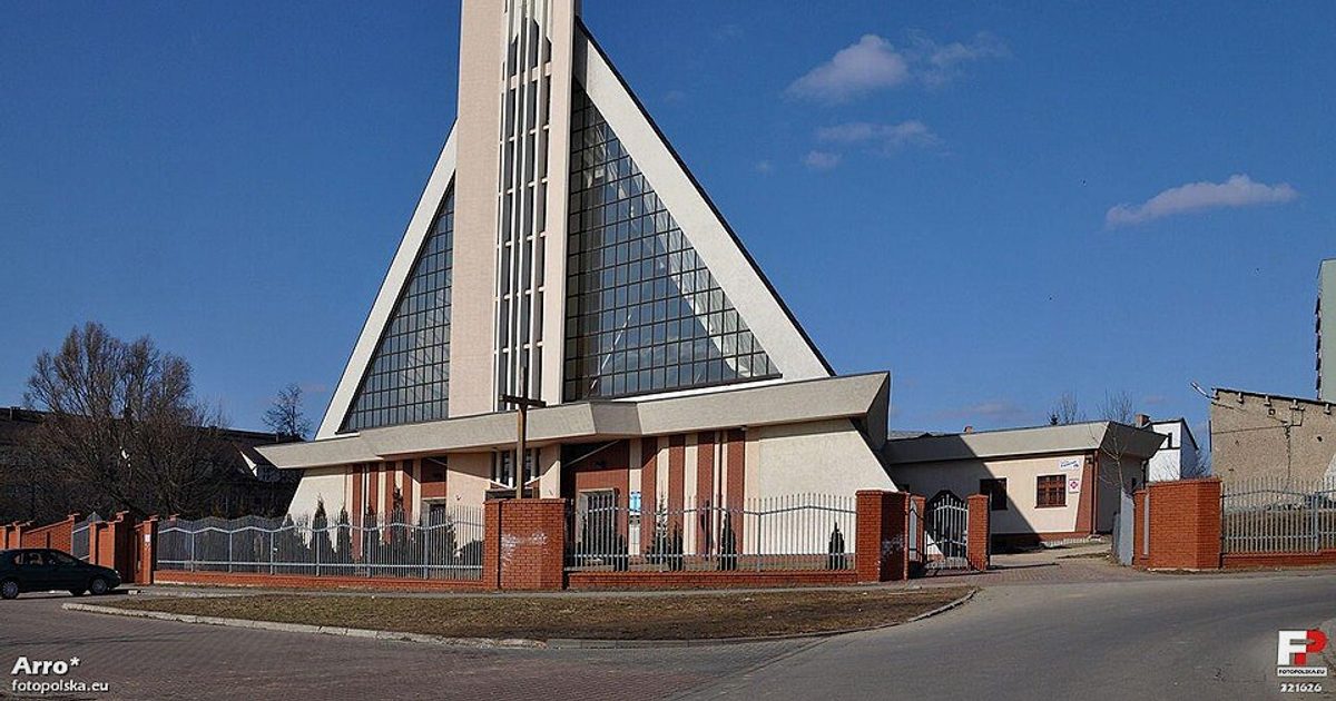 Dzieła sztuki sakralnej — Kościół św. Rafała Kalinowskiego, Dąbrowa Górnicza. Zdjęcie: Wikimedia Commons.