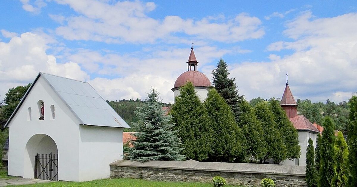 Kościół parafii Kościół św. Sebastiana w Niedźwiedź — zdjęcie