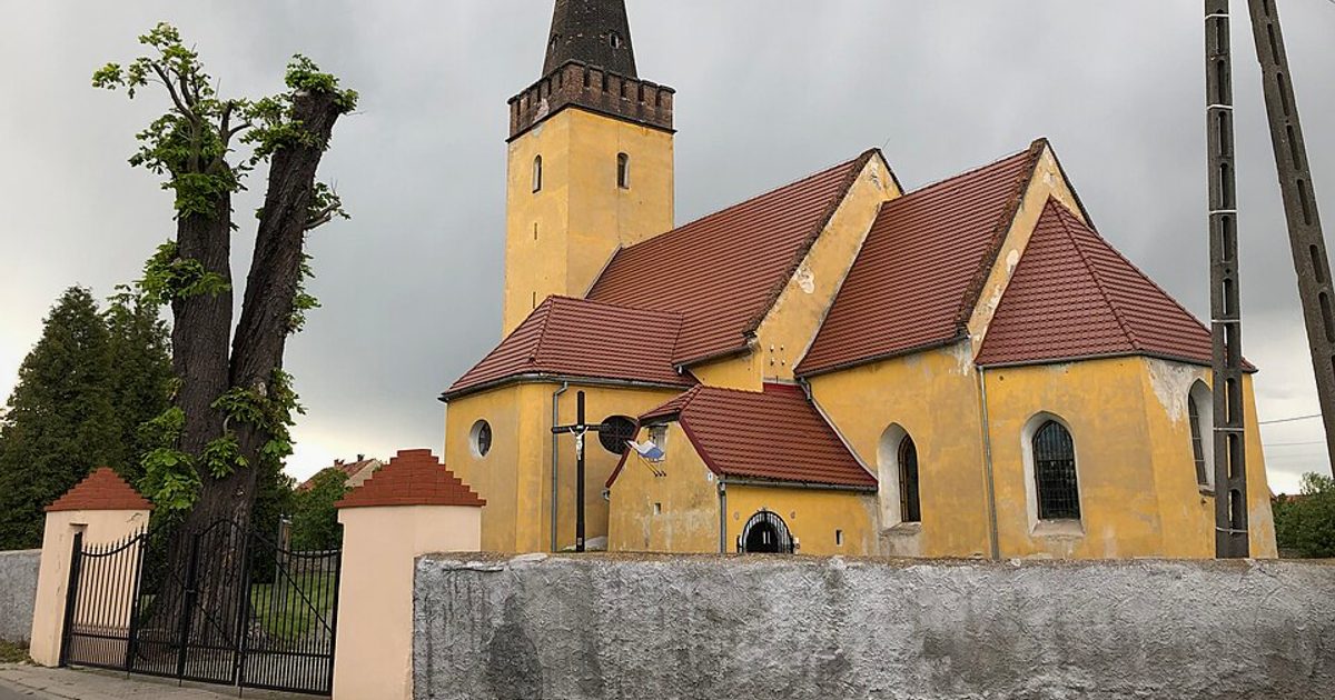 Kościół parafii Kościół św. Stanisława Biskupa i Męczennika w Buków — zdjęcie