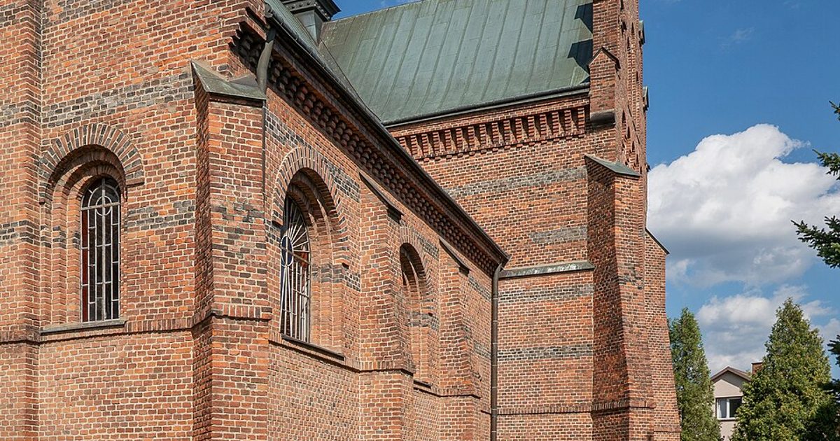 Relikwie świętych — Kościół św. Stanisława Biskupa, Trześniów. Zdjęcie: Wikimedia Commons.