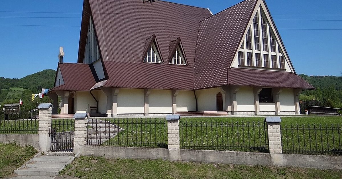 Kościół parafii Kościół św. Stanisława BM w Zabrzeż — zdjęcie