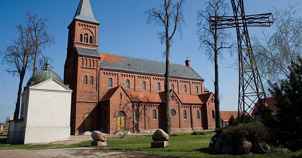 Kościół parafii Kościół św. Stanisława Kostki w Doruchów — zdjęcie