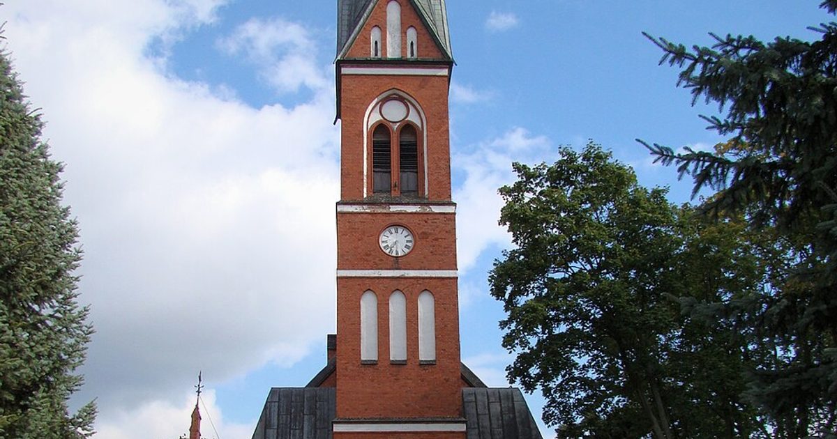 Dzieła sztuki sakralnej — Kościół św. Stanisława Kostki, Karolewo. Zdjęcie: Wikimedia Commons.