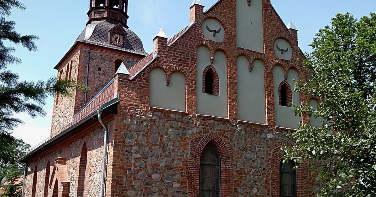 Kościół parafii Kościół św. Stanisława Kostki w Korytowo — zdjęcie