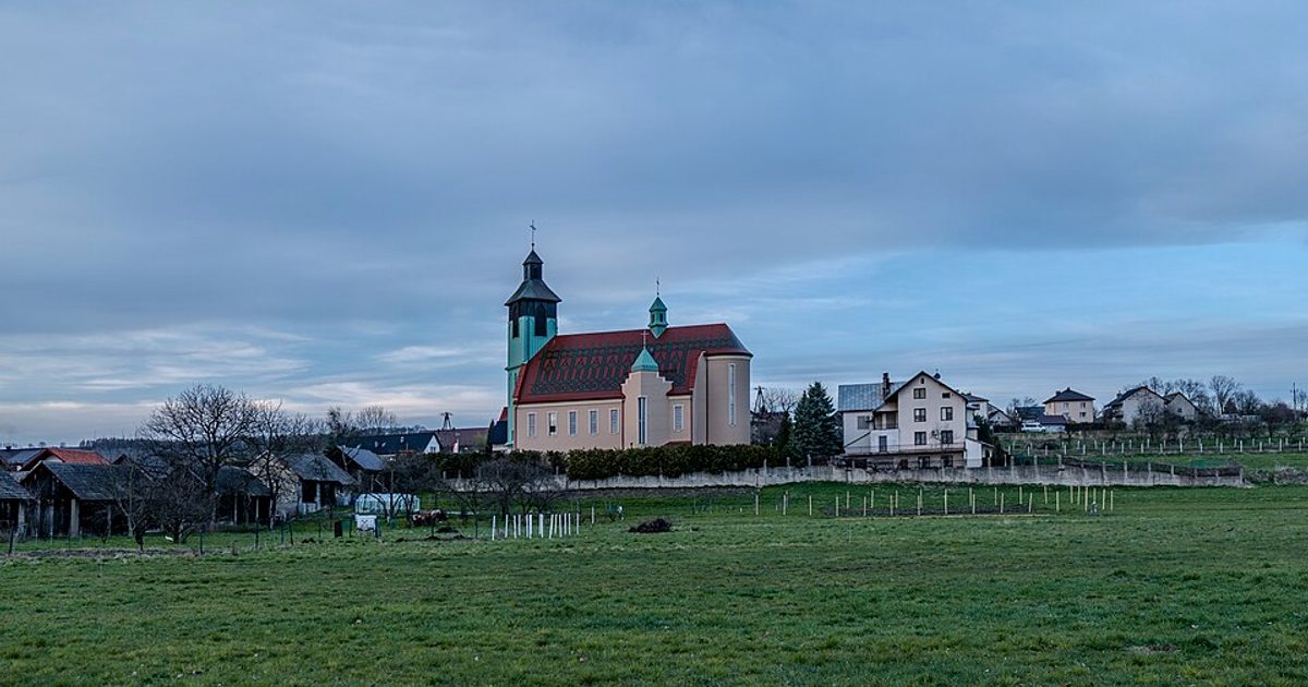 Kościół parafii Kościół św. Stanisława Kostki w Kwaczała — zdjęcie