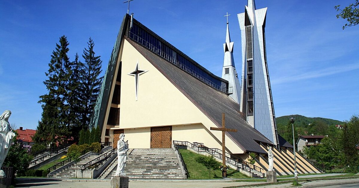 Dzieła sztuki sakralnej — Kościół św. Stanisława Kostki, Limanowa. Zdjęcie: Wikimedia Commons.