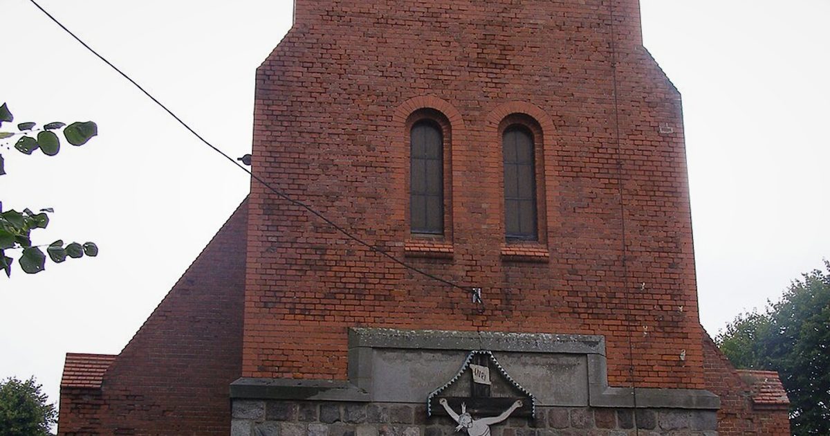 Kościół parafii Kościół św. Stanisława Kostki w Ogardy — zdjęcie