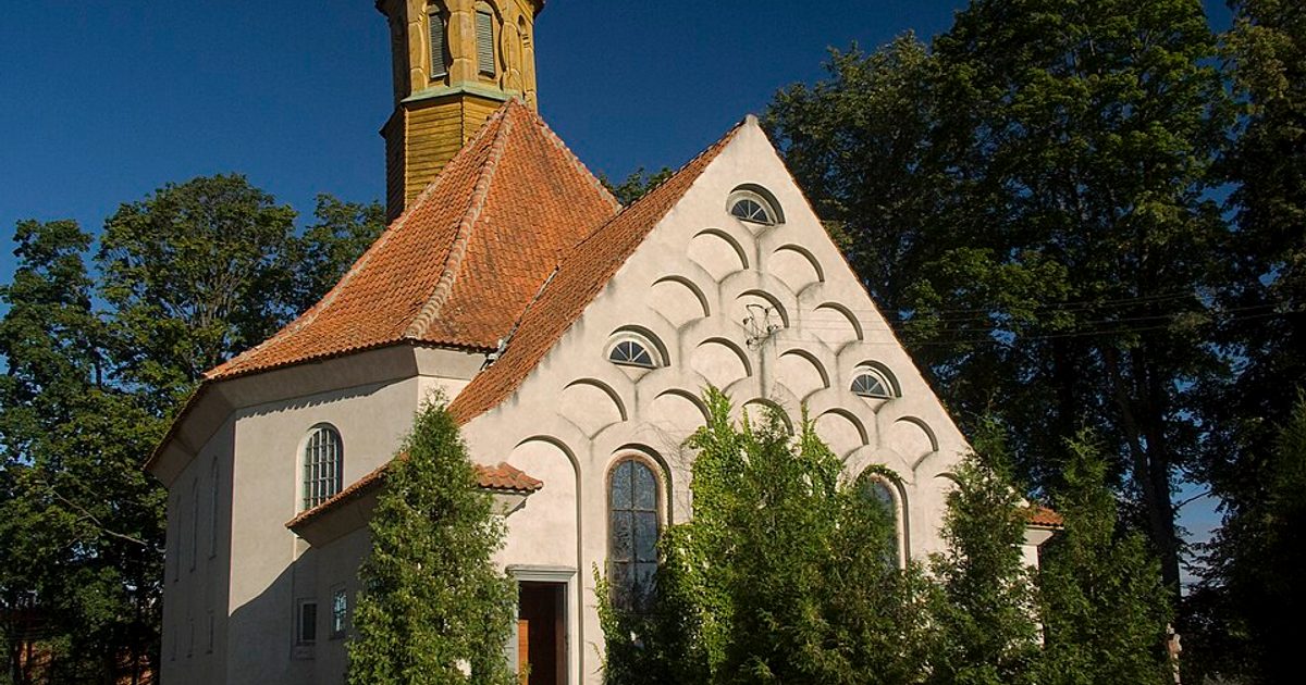 Kościół parafii Kościół św. Stanisława Kostki w Pozezdrze — zdjęcie