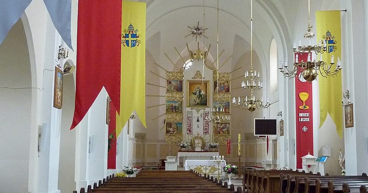 Dzieła sztuki sakralnej — Kościół św. Stanisława Kostki, Smardzewo. Zdjęcie: Wikimedia Commons.