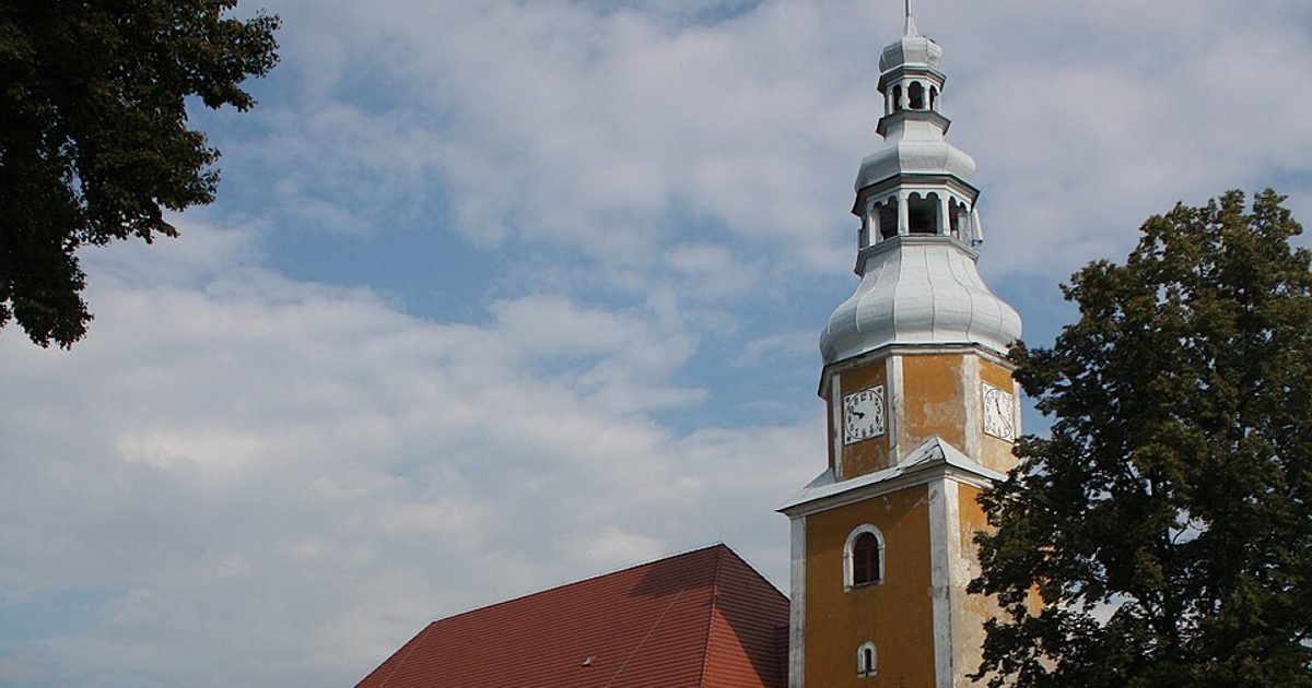 Kościół parafii Kościół św. Tekli w Pławna Dolna — zdjęcie