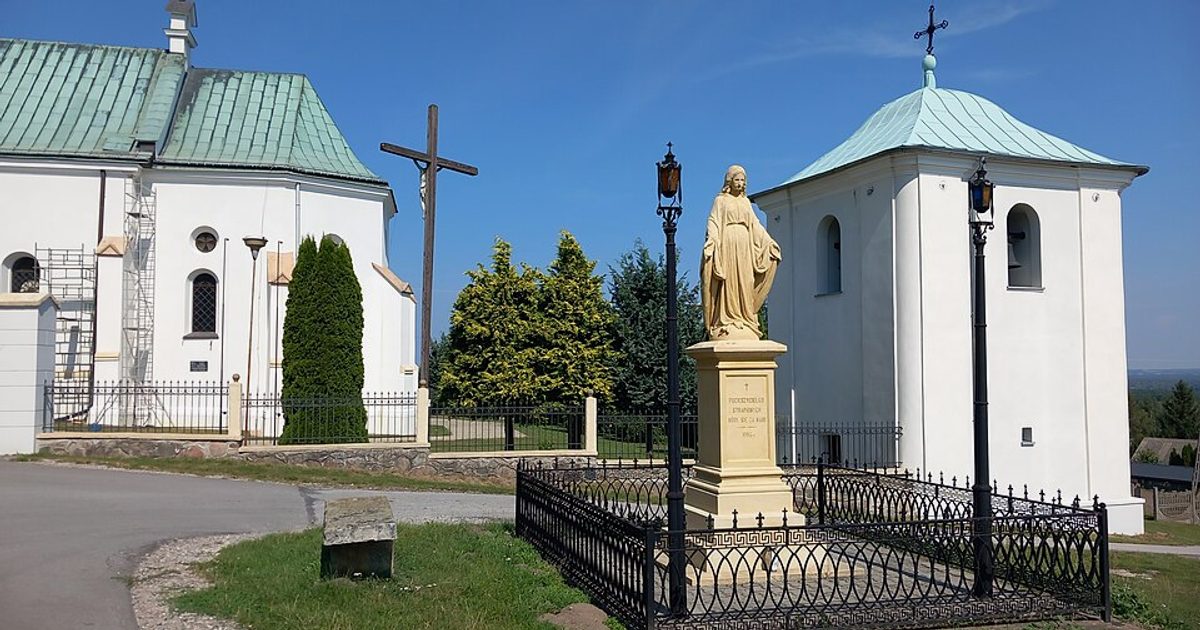 Kościół parafii Kościół Św. Trójcy w Góra — zdjęcie
