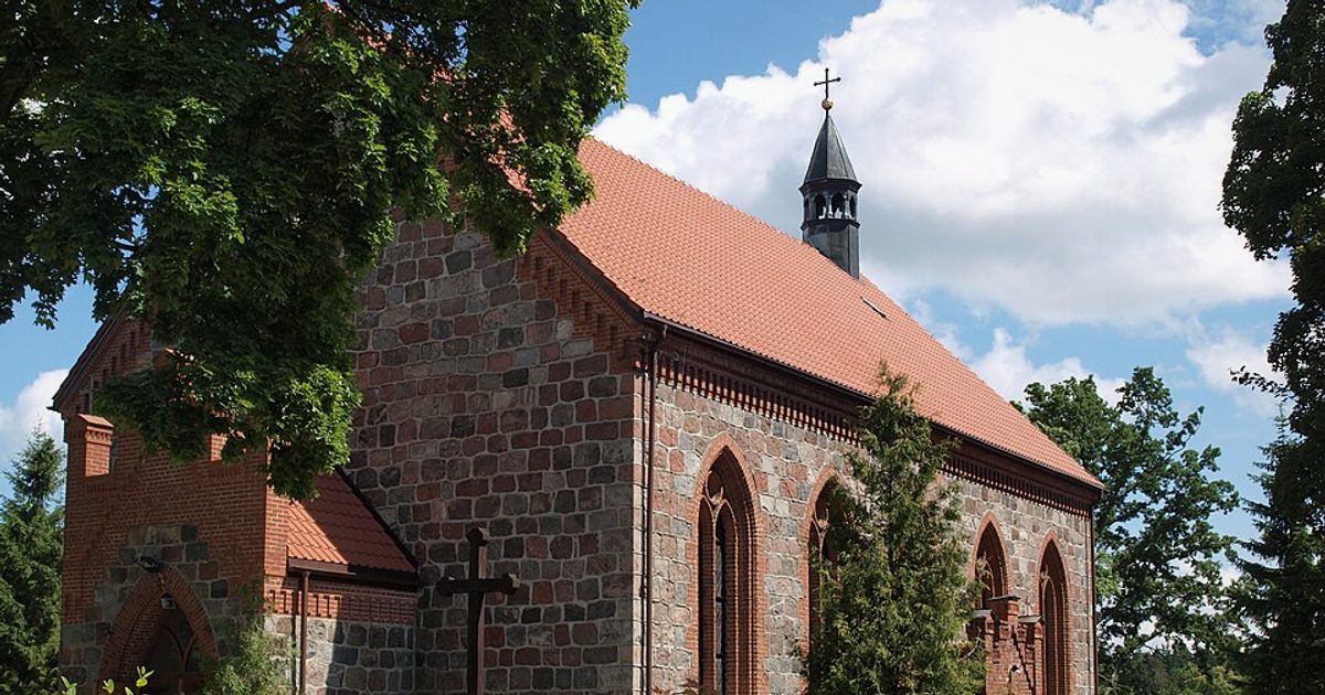 Dzieła sztuki sakralnej — Kościół św. Trójcy, Sulęczyno. Zdjęcie: Wikimedia Commons.