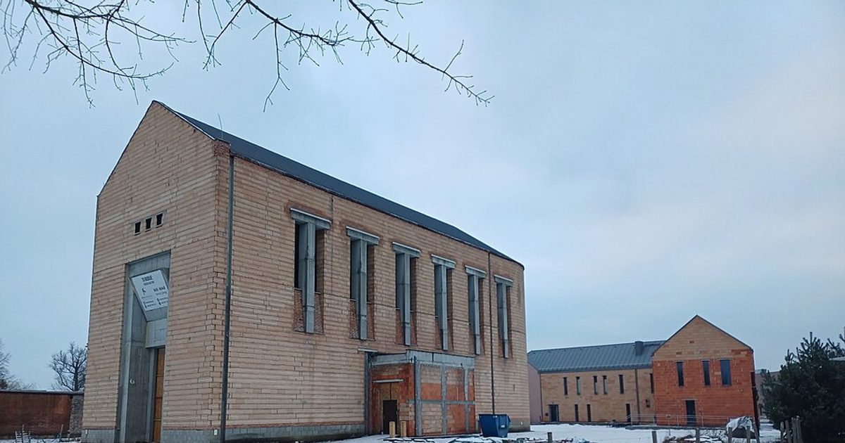 Kościół parafii Kościół św. Urszuli Ledóchowskiej w Dąbrówka — zdjęcie