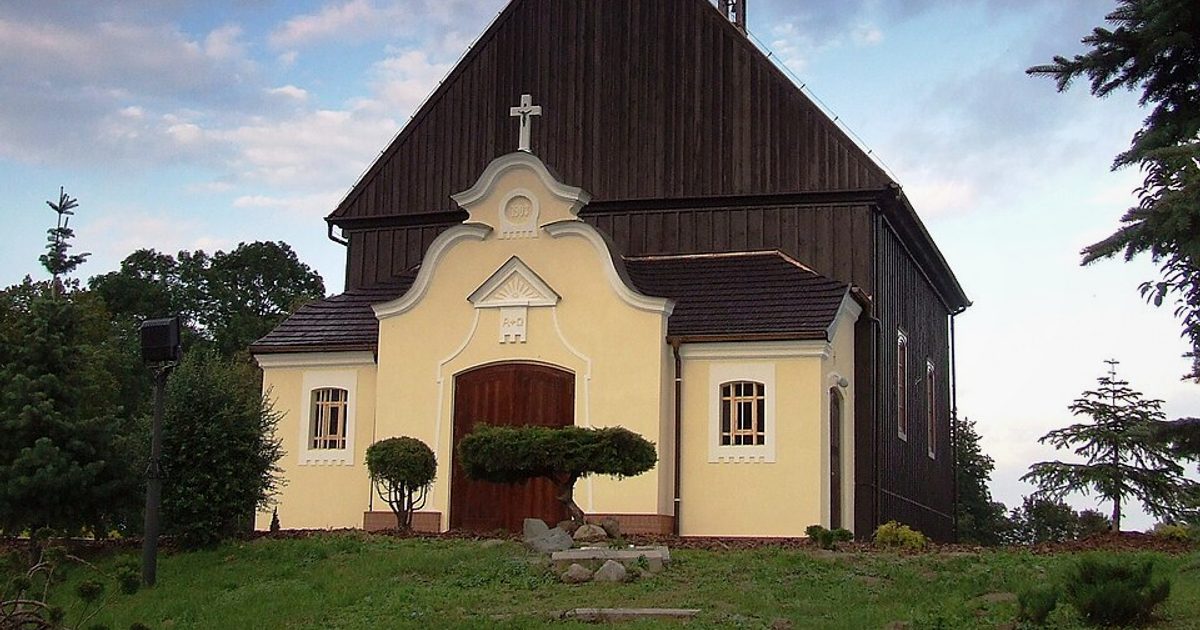 Kościół parafii Kościół św. Wawrzyńca w Mączniki — zdjęcie